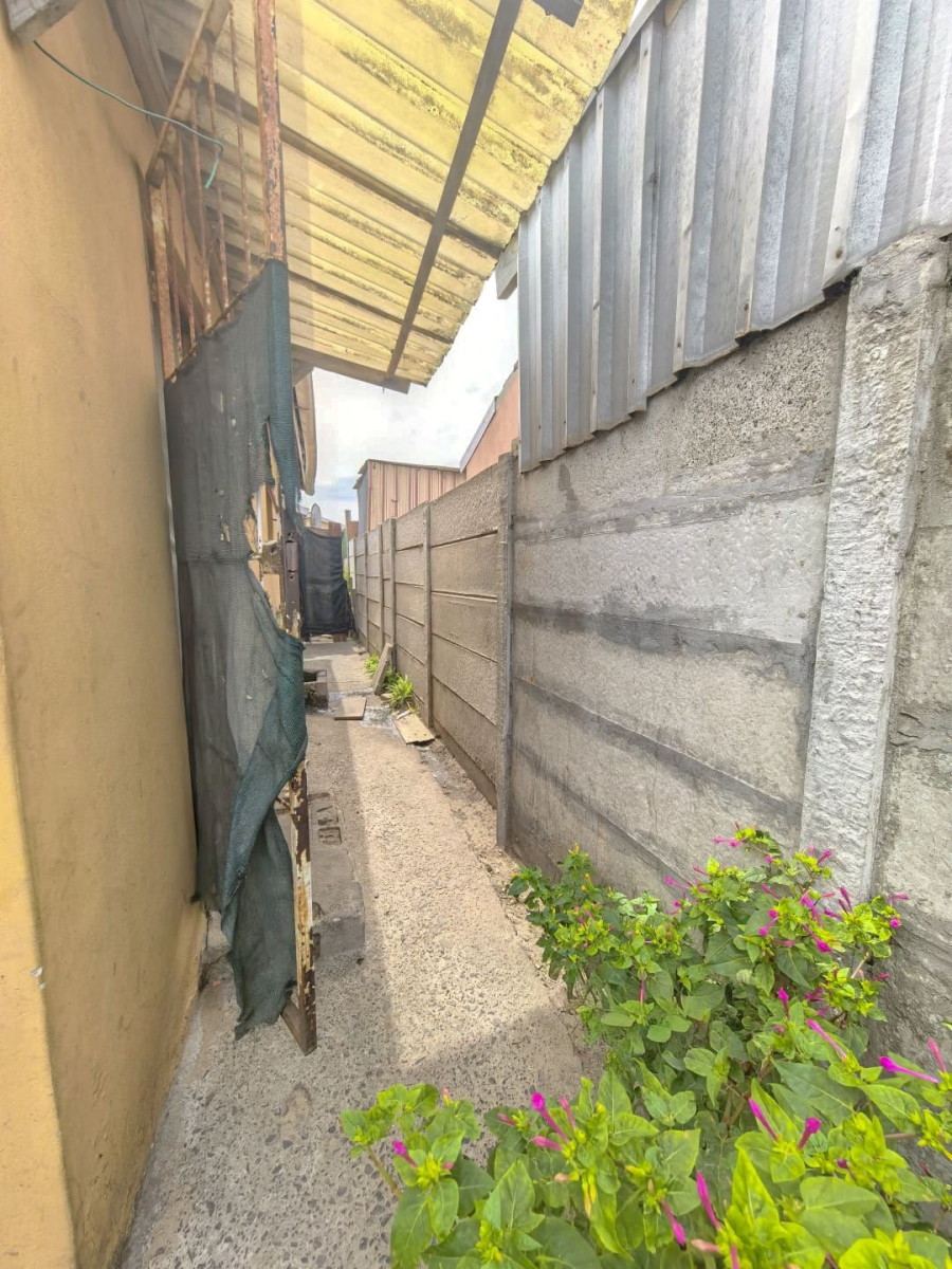 2 Bedroom Property for Sale in Lavender Hill Western Cape